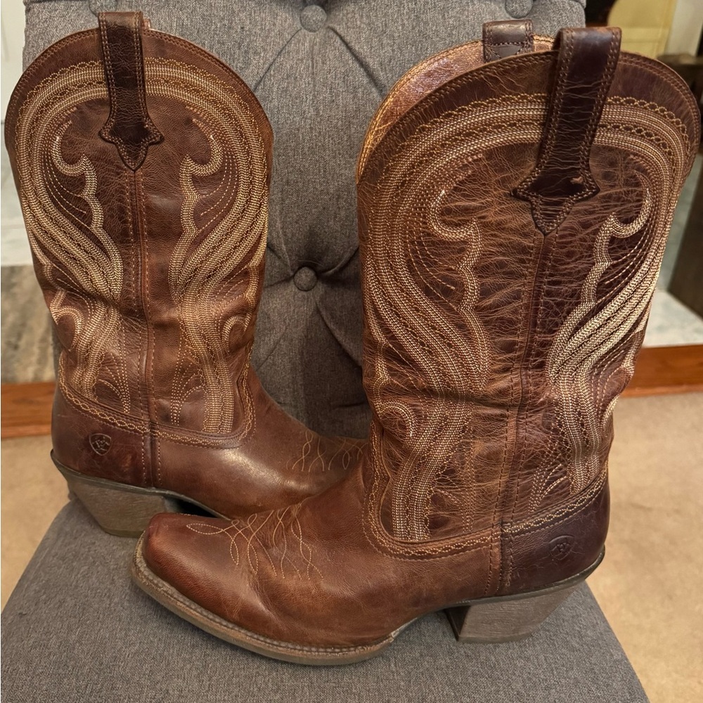 Ariat Distressed Leather Boots